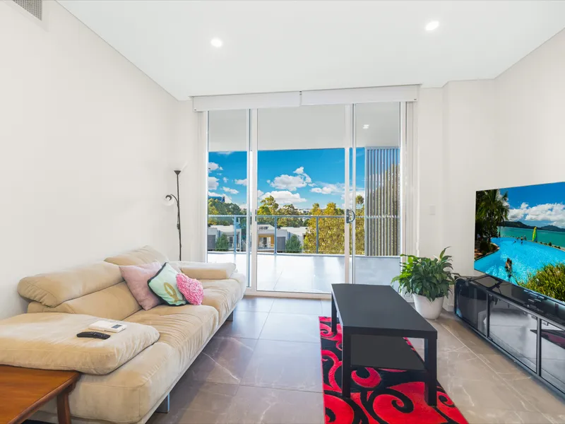 Oversized One bedder plus study/second bedroom at the heart of Rouse Hill