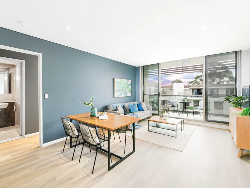 Chic Executive Living in Desirable & Convenient Setting