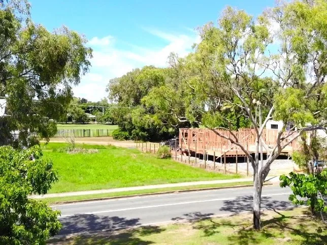 809m2 Land Opposite the Beach - ready to buid on