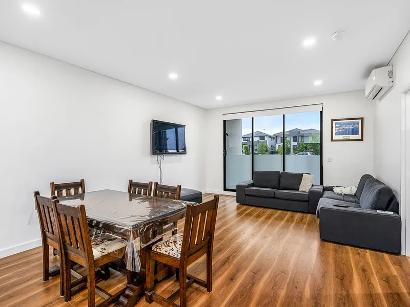 Luxury apartment offering complete convenience!!