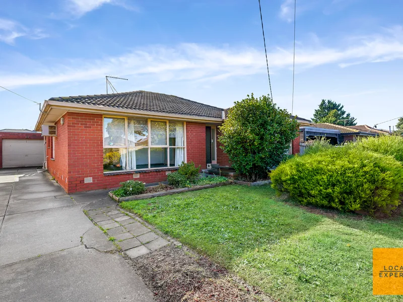 THREE-BEDROOM FAMILY HOME IN A PRIME LOCATION