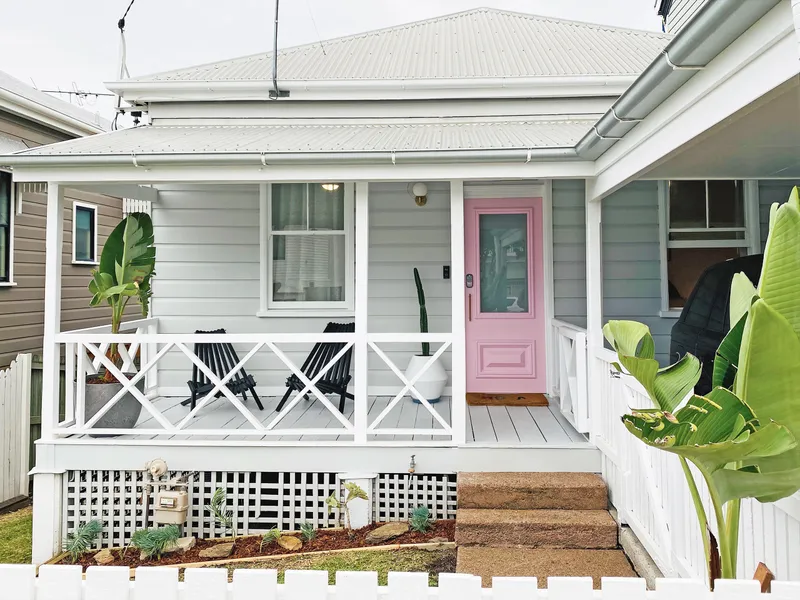 BEAUTIFUL QUEENSLANDER IN ONE OF THE BEST STREETS OF PADDINGTON - DISTRICT AND CITY VIEWS - ALL BILLS & INTERNET INCLUDED