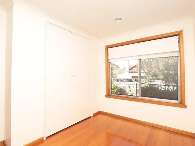 Villa unit in McKinnon school zone