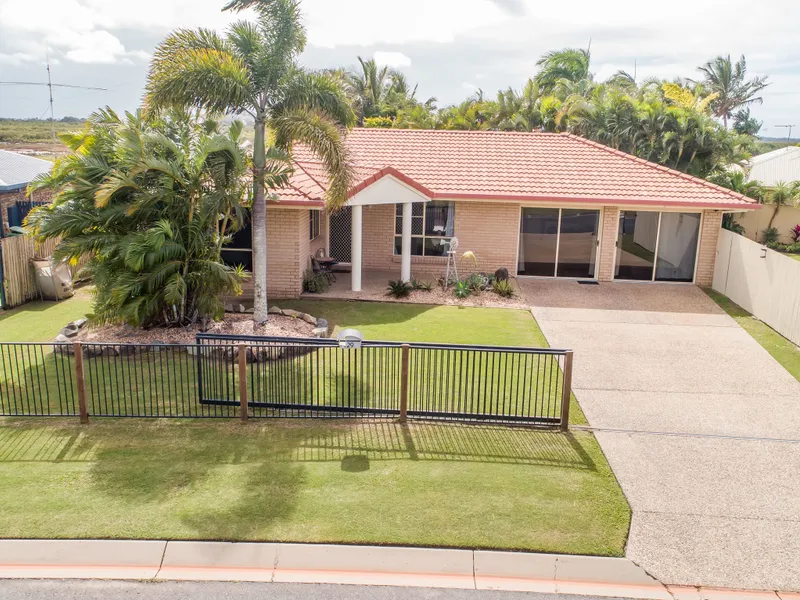 Family home in family friendly estate - AVAILABLE NOW