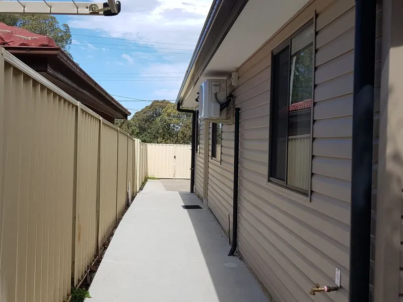 Immaculate Granny Flat Opposite Metella Road Public School!!