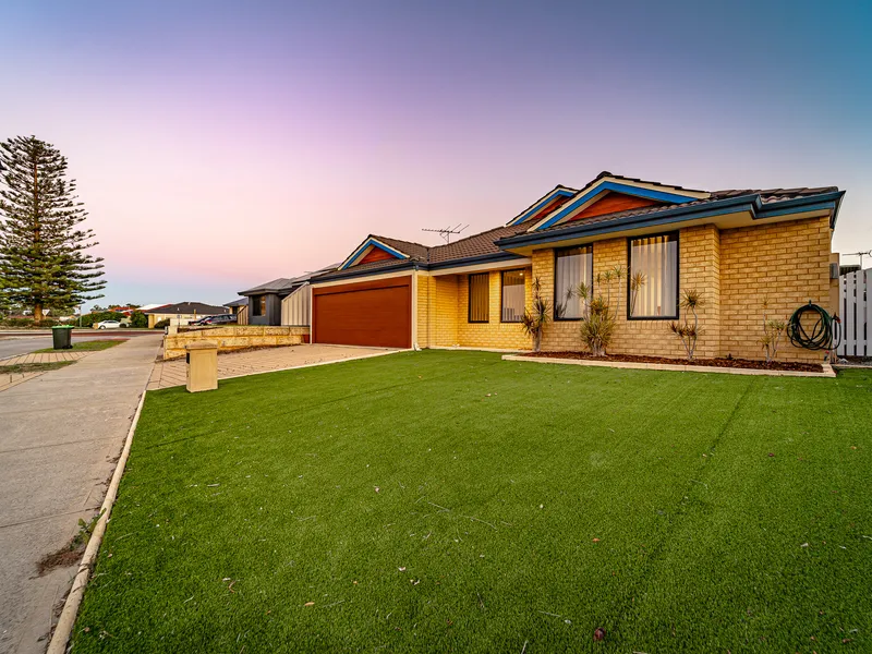 COASTAL  LIVING  AND  CONVENIENTLY LOCATED TO ALL FACILITIES-PRICED TO SELL!!!!!