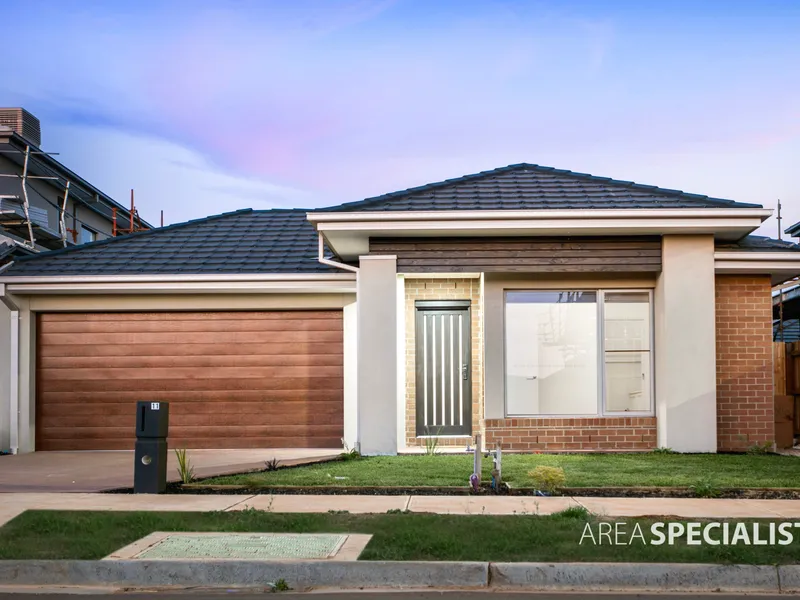 listedAS - PREMIUM QUALITY TURN KEY PROPERTY!