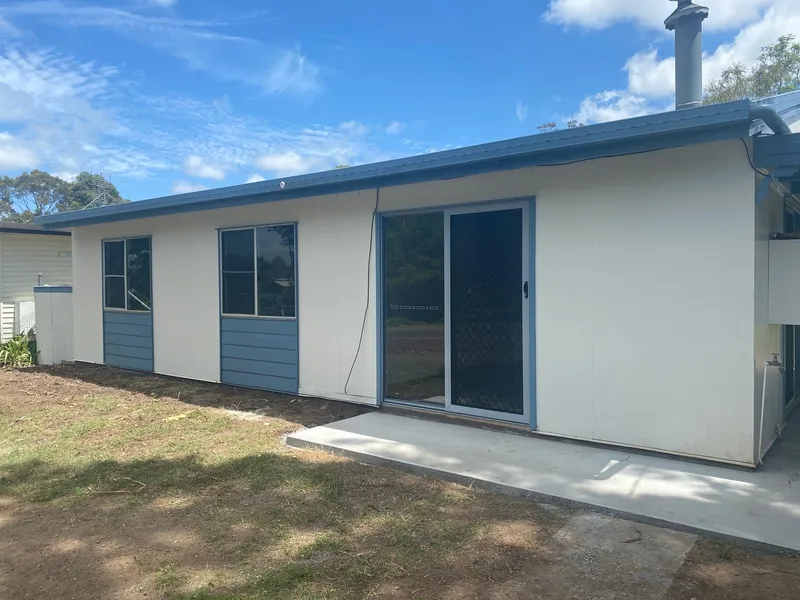 3 Bedroom Home Located close to town