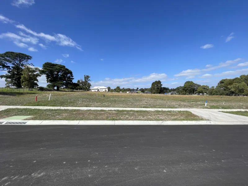 LAND FOR SALE!