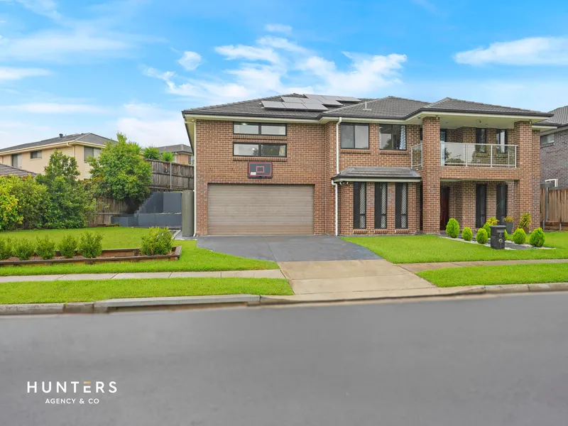 Majestic free standing home in one of the most sought after Estates in Pemulwuy Being presented For Auction on site 12 pm Saturday 20th March 2021. 