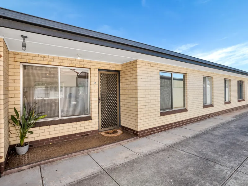 BEAUTIFULLY PRESENTED, TICKING BOTH LOCATION AND LIFESTYLE BOXES!