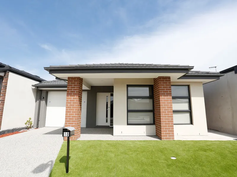 New & Stunning Three Bedroom Home