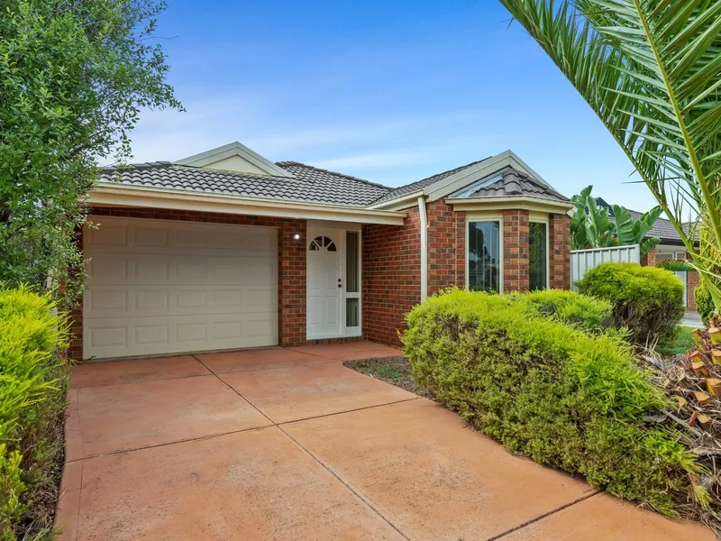 PERFECTLY POSITIONED FAMILY HOME!