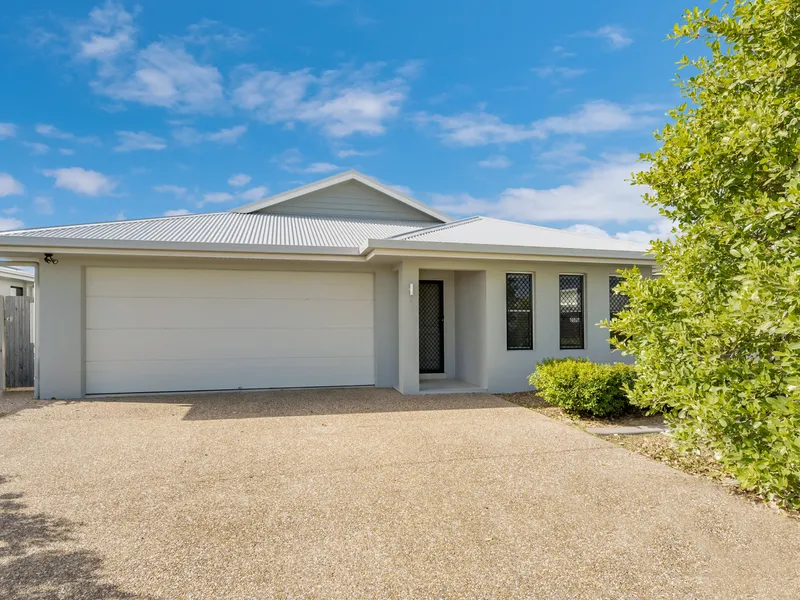 FAMILY HOME WITH SEPARATE MEDIA ROOM IN THE HEART OF MOUNT LOW