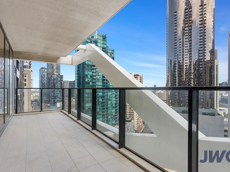 Stylish, Sophisticated & Spectacular Sweeping Views