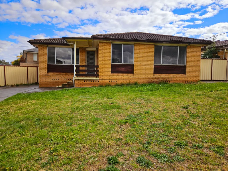 Freshly Painted Neat and Tidy Three Bedroom Home in a FANTASTIC Location