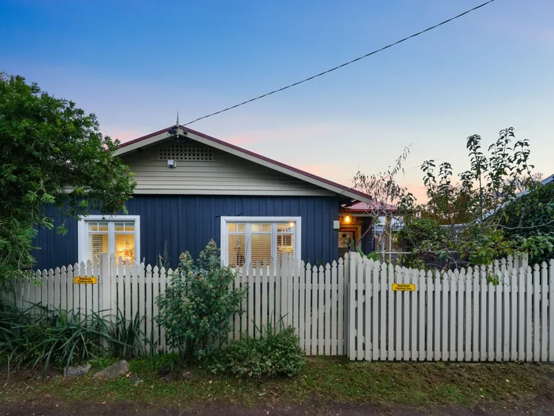 Freestanding Seaside Cottage With Contemporary Appeal