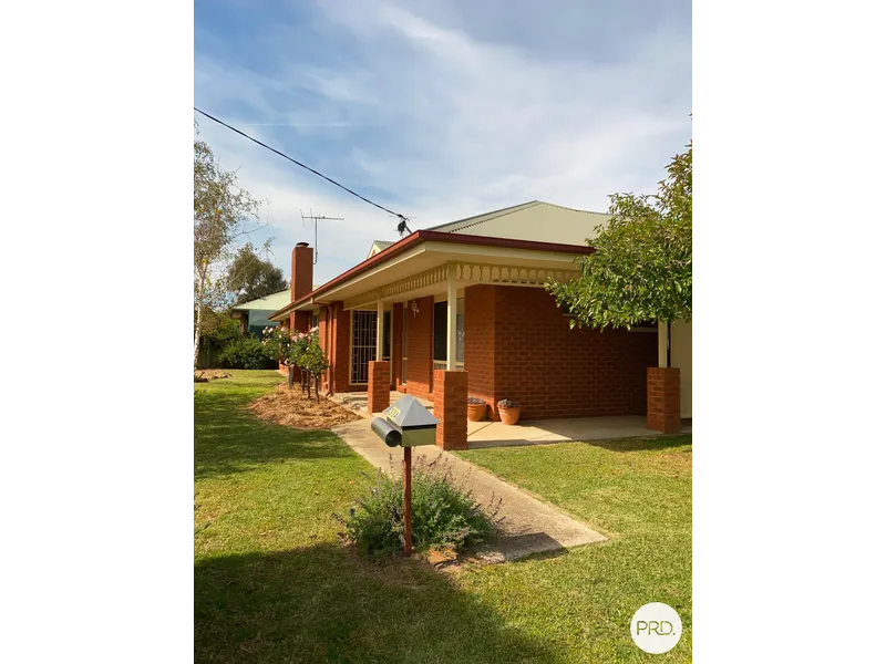 CLOSE TO ALL HOLBROOK HAS TO OFFER