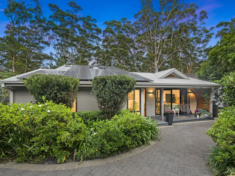 Exceptional entertainer enjoys a glorious leafy backdrop