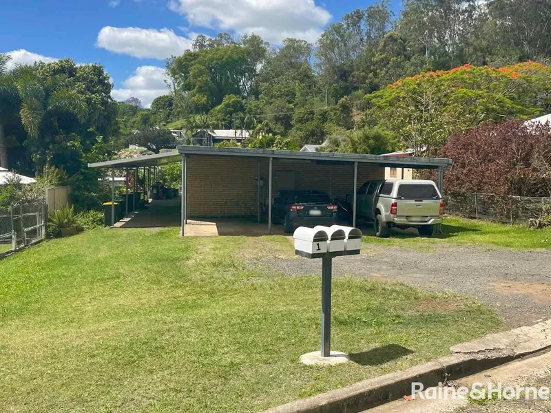 2 BEDROOM UNIT CLOSE TO TOWN & SHOPS
