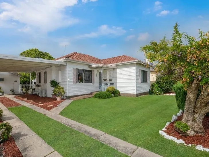 AFFORDABLE LAKESIDE LIVING