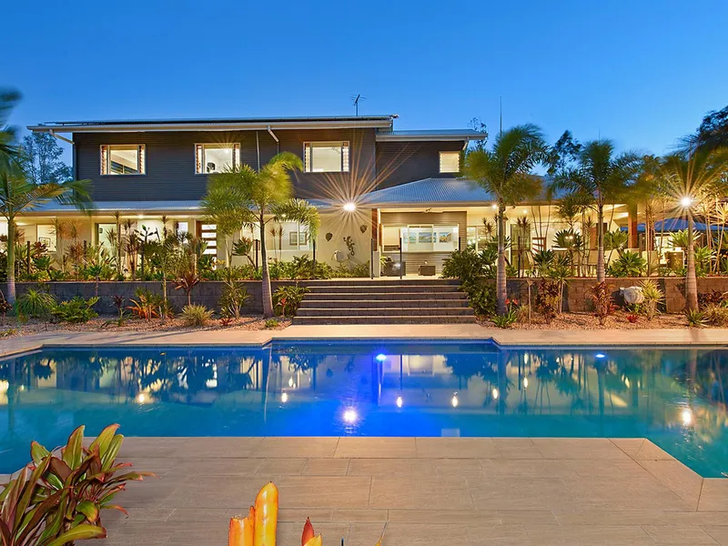 Resort-style Masterpiece On 5 Lush Acres