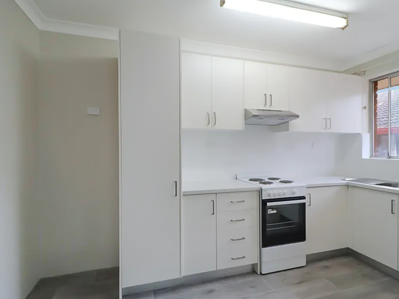 NEW KITCHEN 2 BEDROOM WITH PARKING - VALUE FOR MONEY!!!