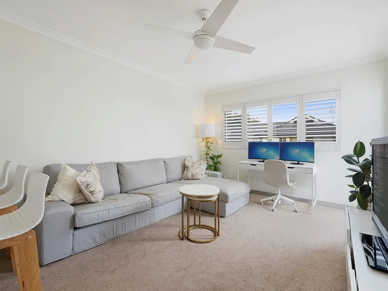 Chic & Stylish Modern Security Apartment