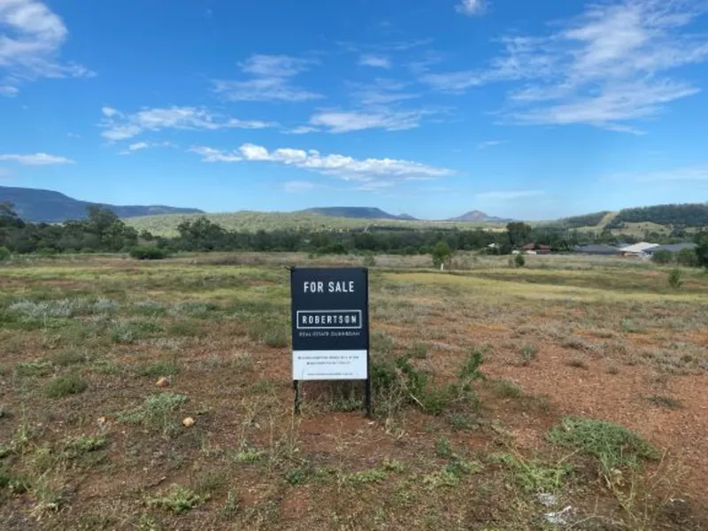 LOW MAINTENANCE BLOCK IN A GREAT LOCATION