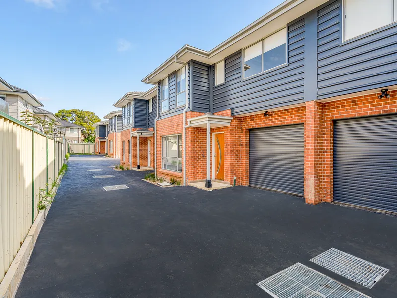 BRAND NEW |NEVER LIVED IN