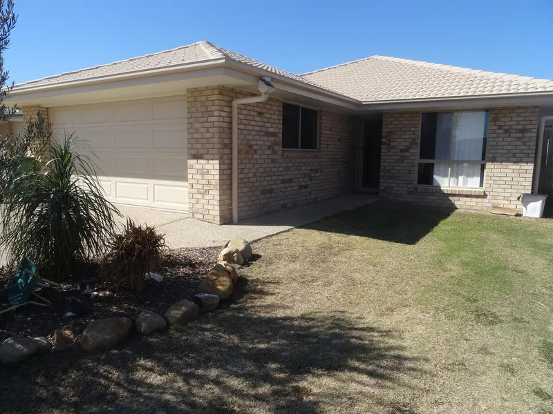 Offers Over $425,000 4,2,2 on 703 m2 – invest or occupy.