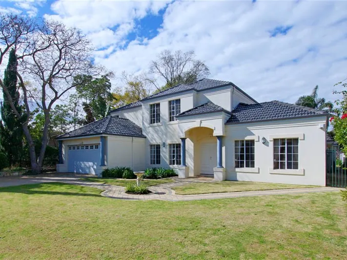SUBSTANTIAL AND SECURE WITH A FLEXIBLE FLOOR PLAN