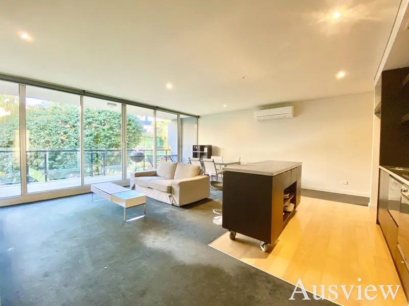 Extra Large Tranquil Living in Prime South Yarra Locate, Fully Furnished!