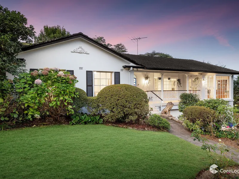 Elegant Art Deco & 1322sqm Land area Luxury home