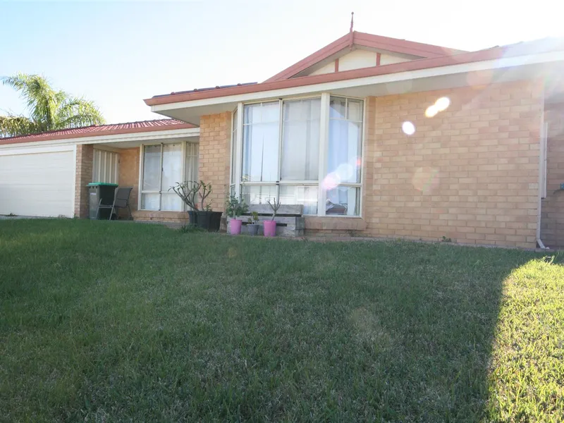 Family Home on the Beach side of Read St