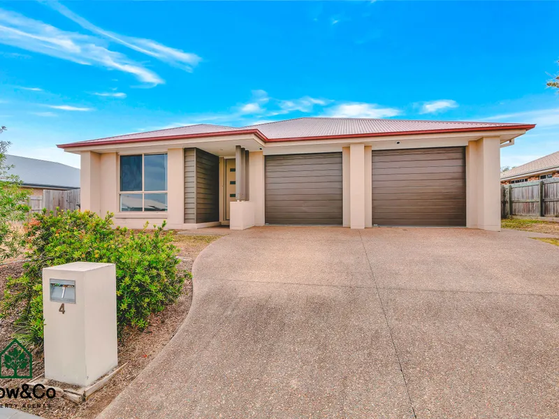Spacious 3 Bedroom Family Home with BIG Backyard