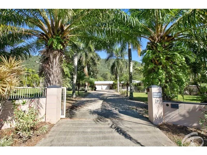 Private Gordonvale Acreage