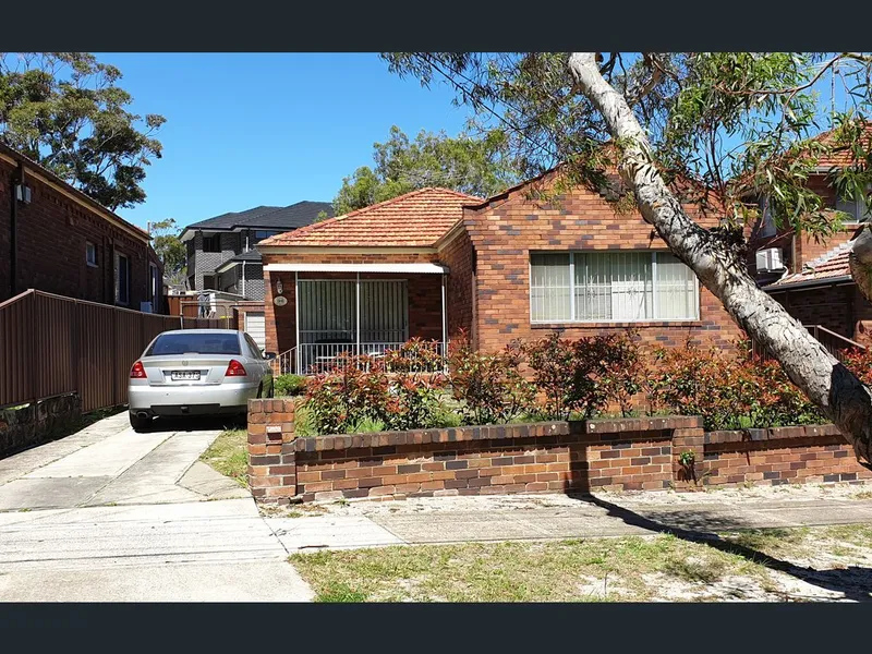 3 Bedroom Family Home. AVAILABLE ON 01/04/2021