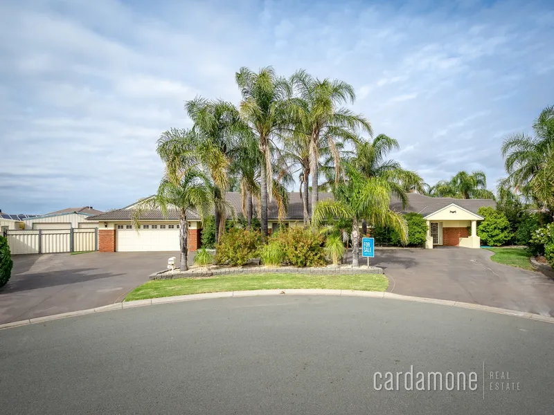 MAGNIFICENT FAMILY HOME, DOUBLE BLOCK & COURT LOCATION!