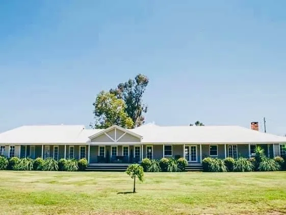 Splendid Renovated Family Home - Inspections a must