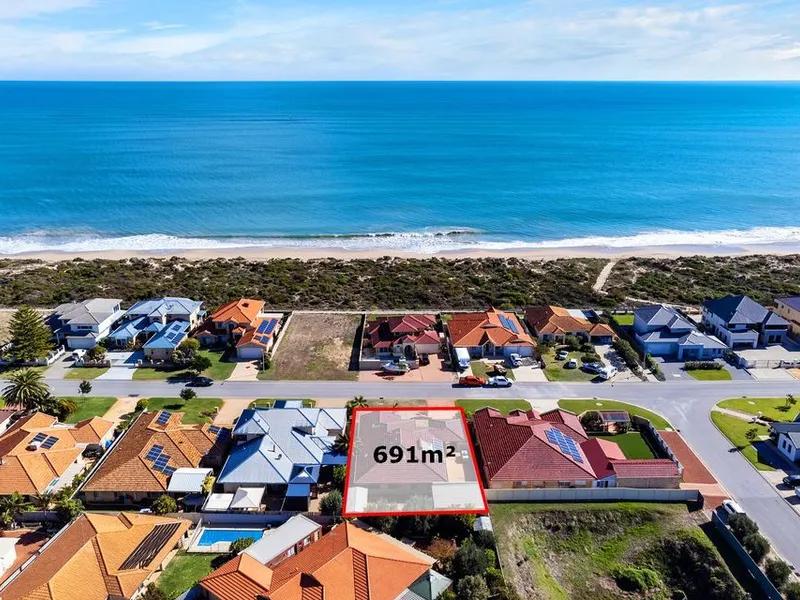 Beachfront Lifestyle with Stunning Sunsets