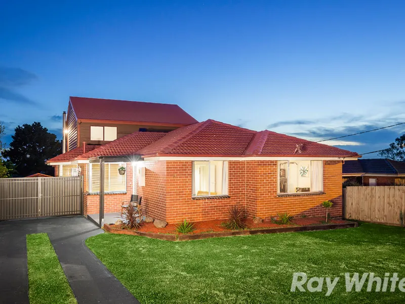 STUNNING FAMILY HOME!