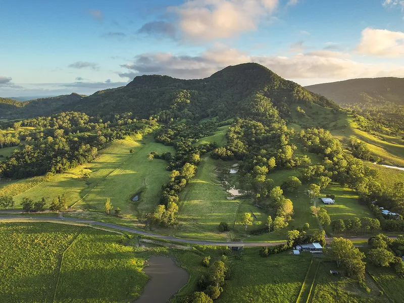 COULD THIS BE THE ULTIMATE RURAL LIFESTYLE PROPERTY?
