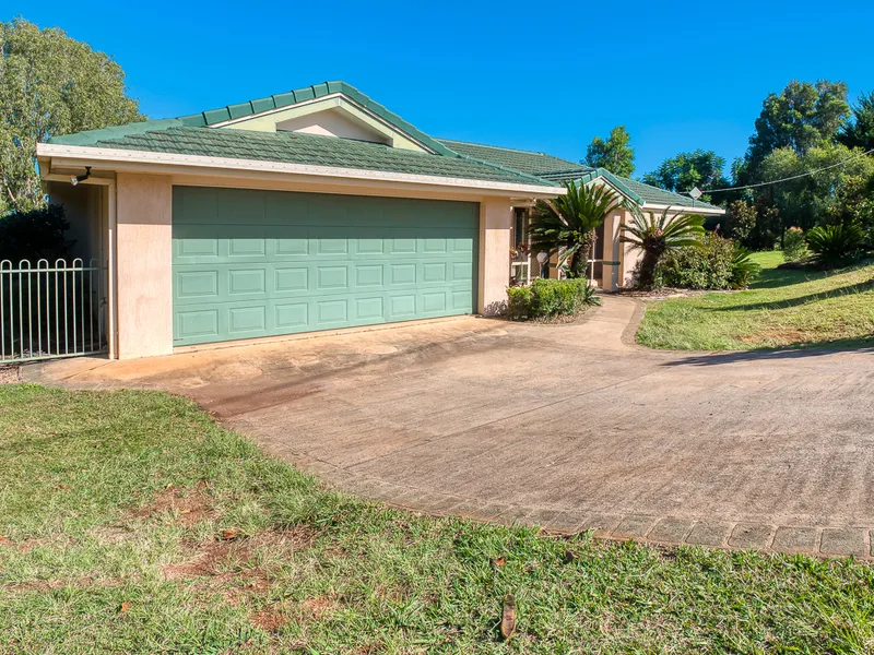 Family Home in Clunes!