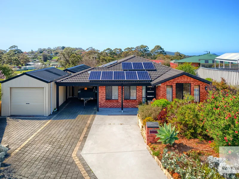 EXCELLENT LOCATION, GREAT VIEWS & WIDE BUYER APPEAL