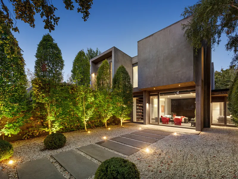 Robert Mills Designed Luxury on the Golden Mile with Paul Bangay gardens on 1,626sqm approx. with Tennis Court
