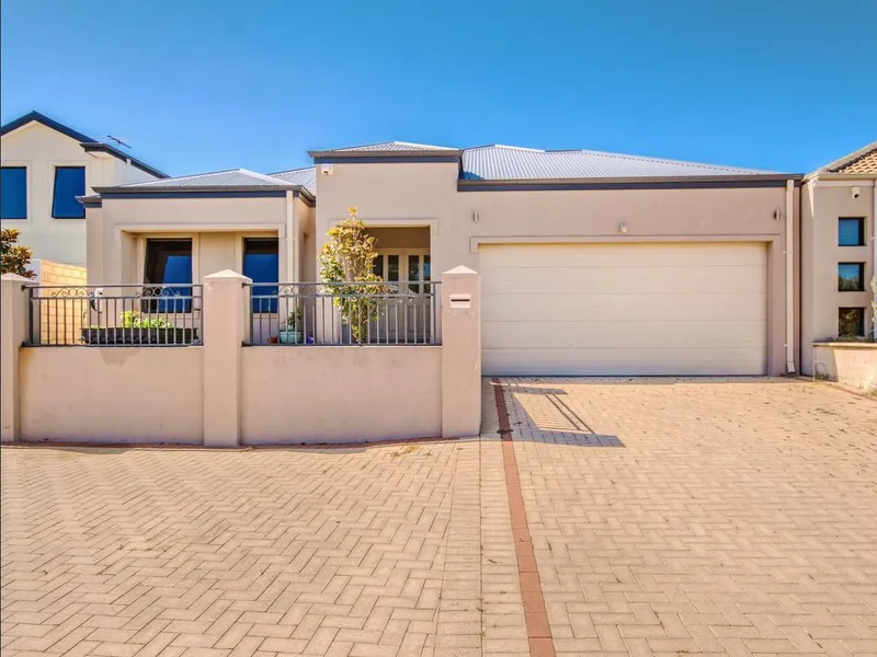 GREAT 4 X 2 WITH OUTDOOR ENTERTAINING!