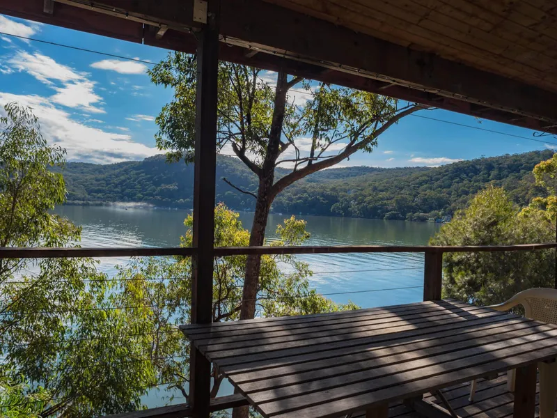 YOUR OWN PENINSULA RETREAT - COGRA POINT RETREAT