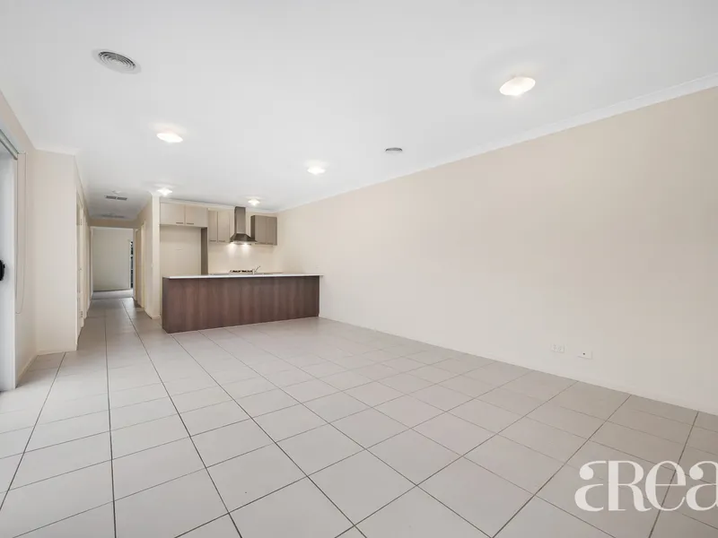 Spacious 4 Bedroom Family Home Sure to Impress!