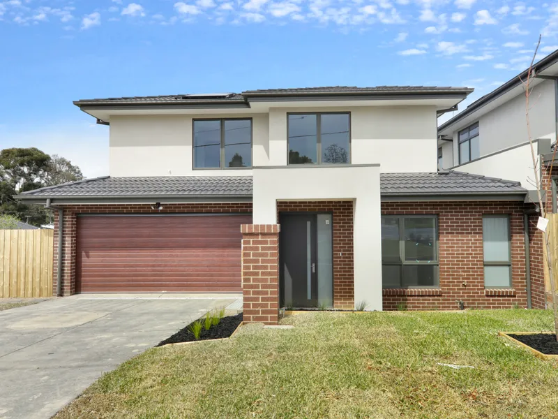 TURN-KEY TOWNHOUSES READY TO MOVE IN! 